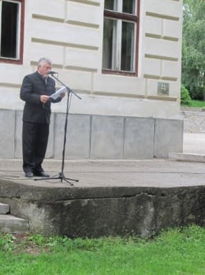110 éve született